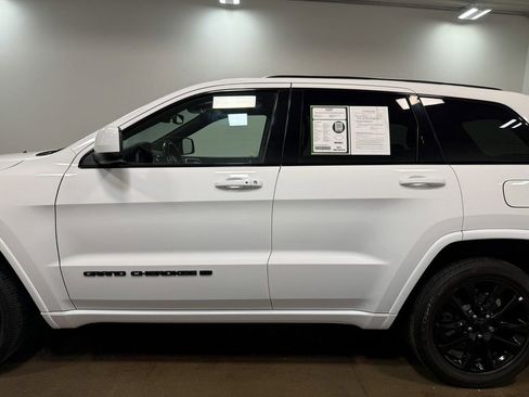 Used 2022 Jeep Grand Cherokee Altitude image 37
