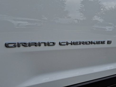 Certified 2024 Jeep Grand Cherokee Limited 4xe AWD/4WD image 36