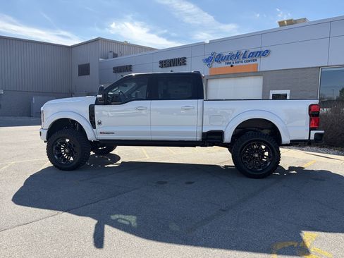 New 2026 Ford F250 Lariat w/ Black Appearance Package AWD/4WD image 9