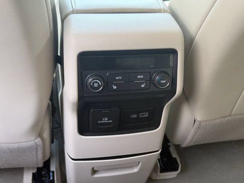 Certified 2023 GMC Acadia Denali w/ Denali Ultimate Package FWD image 16