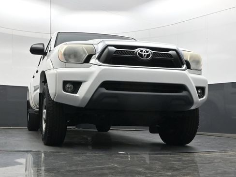 Used 2015 Toyota Tacoma PreRunner w/ SR5 Package RWD image 40