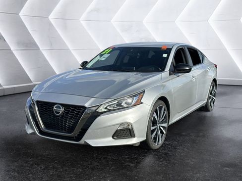 Used 2021 Nissan Altima 2.5 SR image 1