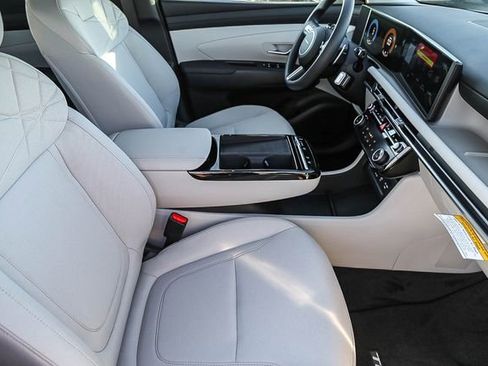 New 2026 Hyundai Tucson Blue SE image 18