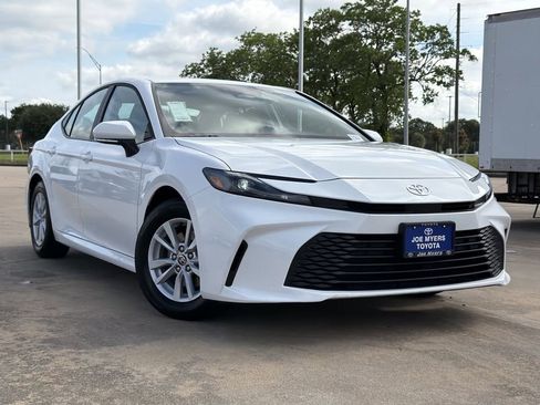 Used 2026 Toyota Camry LE FWD image 2