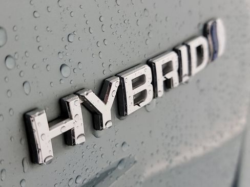 Used 2016 Toyota Prius Two image 33