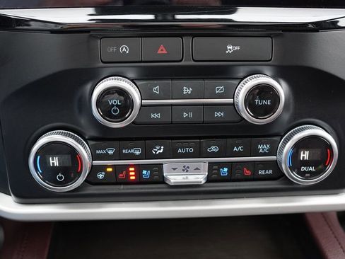 Certified 2024 Ford Expedition Limited image 33