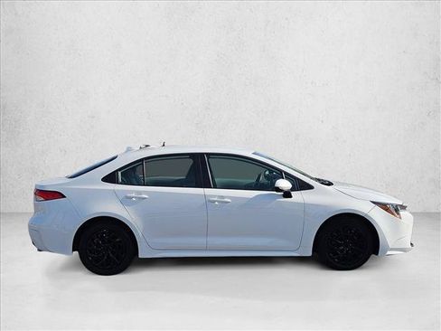 Used 2025 Toyota Corolla LE FWD image 4