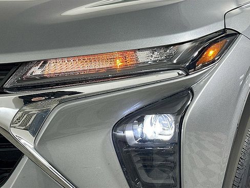 Used 2024 Chevrolet Trax LS w/ LS Convenience Package FWD image 24