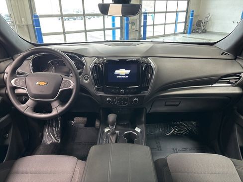 Used 2023 Chevrolet Traverse LT w/ Rear Camera Mirror Package image 31