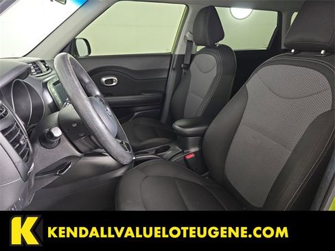 Used 2018 Kia Soul + image 10
