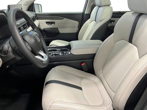 New 2026 Honda Pilot Touring image 15