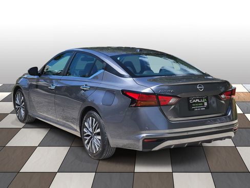 Used 2024 Nissan Altima 2.5 SV FWD image 6