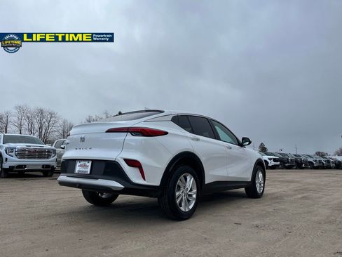 Used 2024 Buick Envista Preferred w/ Convenience I Package image 7