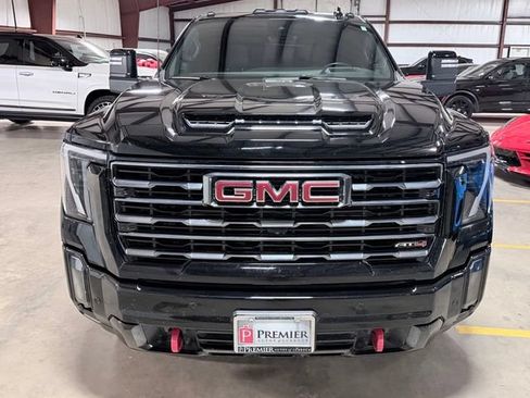 Used 2024 GMC Sierra 2500 AT4 w/ Technology Package AWD/4WD image 9