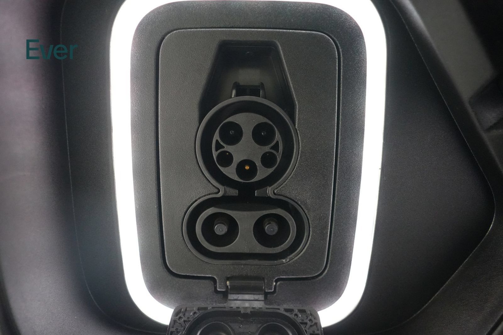 Used 2023 Rivian R1S Adventure Dual AWD/4WD image 10