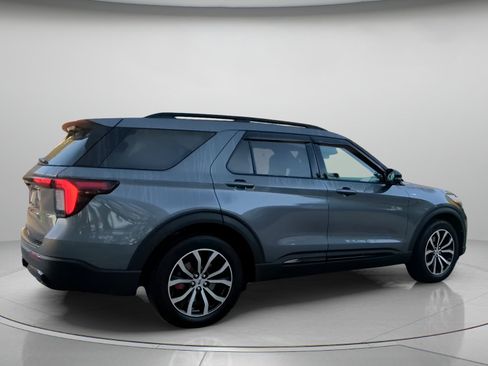 Used 2026 Ford Explorer ST-Line w/ ST-Line Street Pack RWD image 29