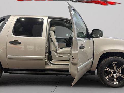 Used 2007 Chevrolet Avalanche LS image 17