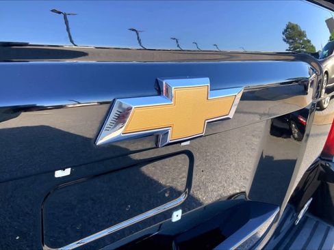 Used 2019 Chevrolet Suburban LT AWD/4WD image 10