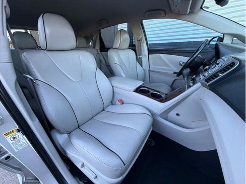 Used 2009 Toyota Venza AWD w/ Comfort Pkg image 4