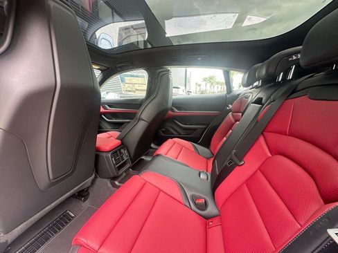 Used 2025 Porsche Taycan 4 Cross Turismo image 24