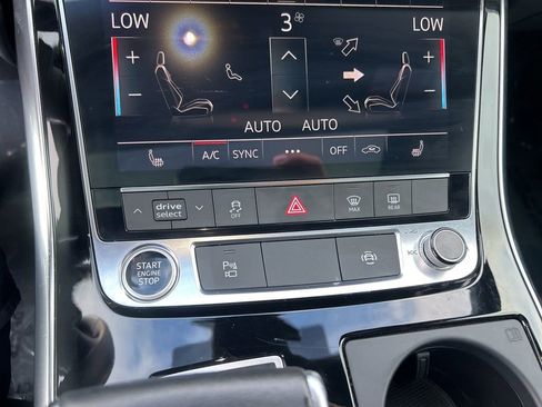 Used 2025 Audi Q7 3.0T Premium Plus image 44