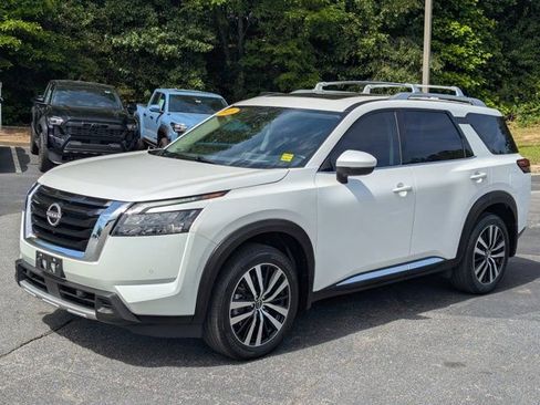 Used 2025 Nissan Pathfinder Platinum w/ Cargo Package AWD/4WD image 3