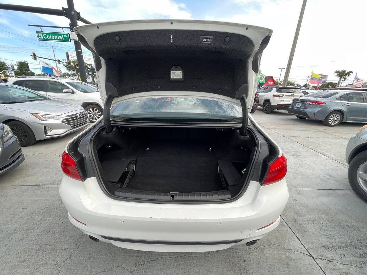 Used 2018 BMW 530e RWD image 12