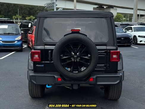 Used 2023 Jeep Wrangler Unlimited Sahara AWD/4WD image 6