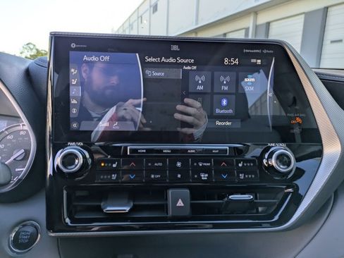 Used 2022 Toyota Highlander Platinum image 15