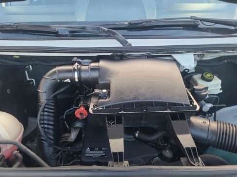 Used 2016 Mercedes-Benz Sprinter 2500 image 21