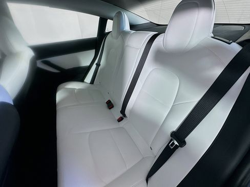 Used 2021 Tesla Model 3 Long Range AWD/4WD image 24