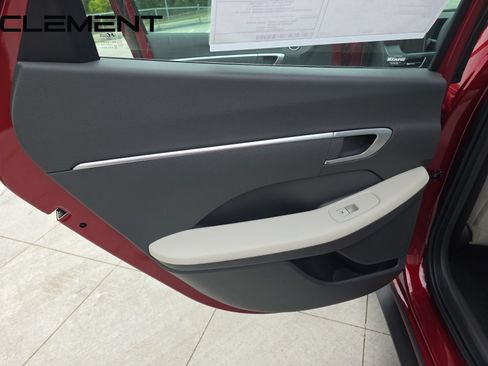 Certified 2025 Hyundai Sonata SE FWD image 30