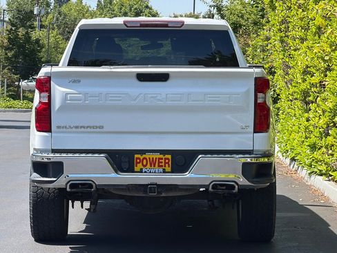 Used 2021 Chevrolet Silverado 1500 LT w/ Z71 Off-Road Package AWD/4WD image 5