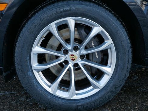 Used 2024 Porsche Macan image 7