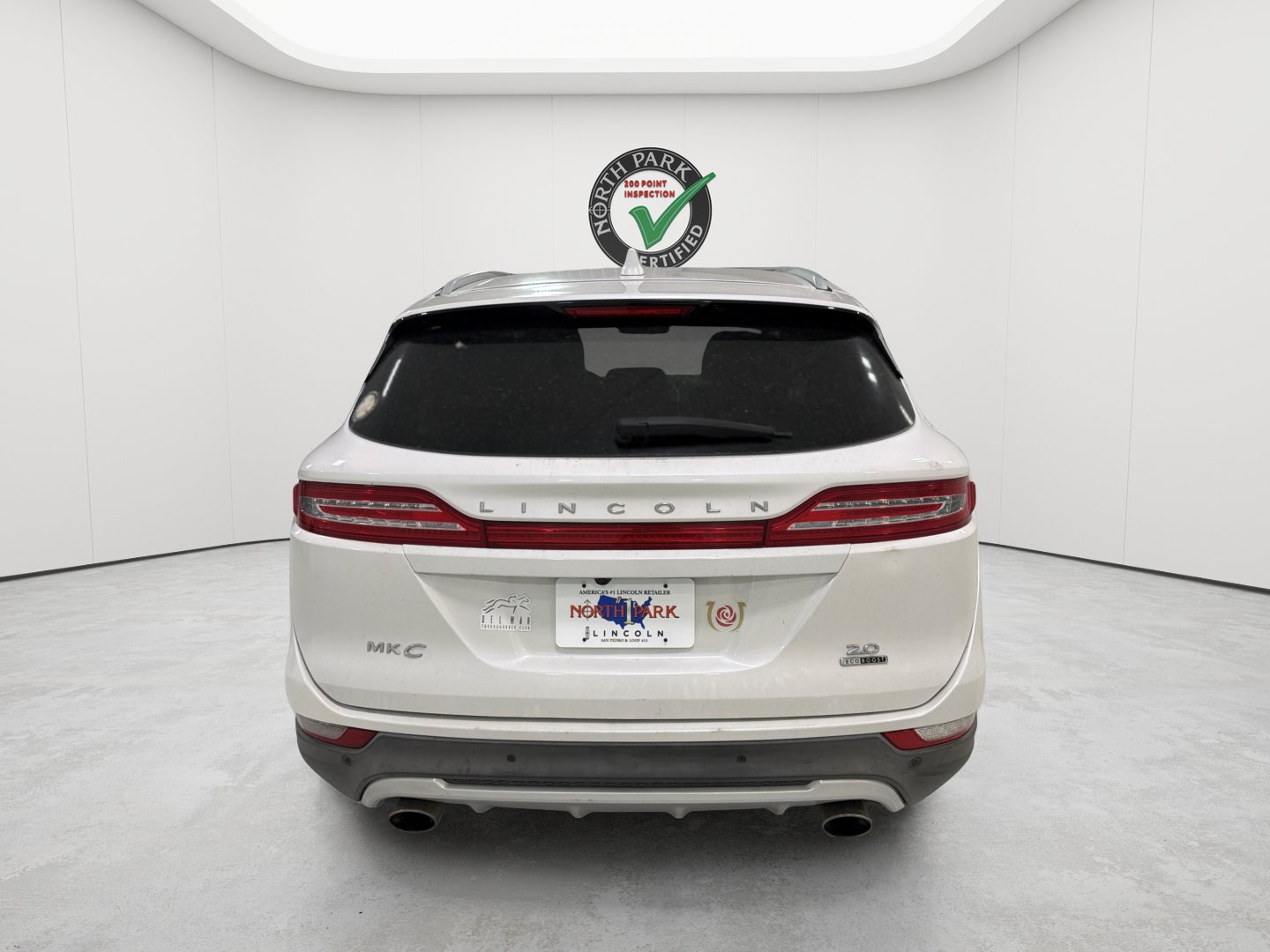 Used 2015 Lincoln MKC FWD w/ Equipment Group 101A Select image 4