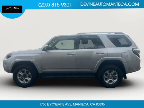 Used 2017 Toyota 4Runner SR5 Premium image 4
