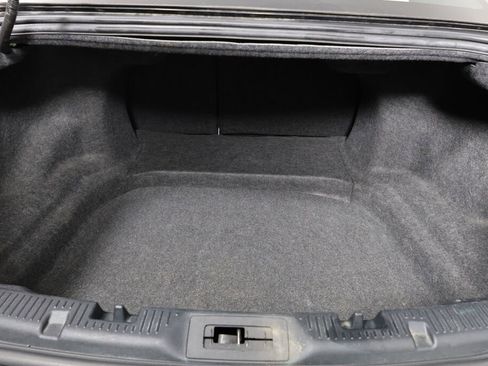 Used 2015 Ford Taurus SEL image 18