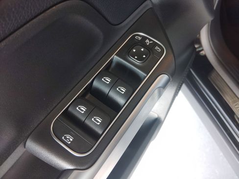 Used 2026 Mercedes-Benz GLB 250 image 23