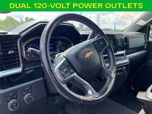 Used 2022 Chevrolet Silverado 1500 LT AWD/4WD image 17