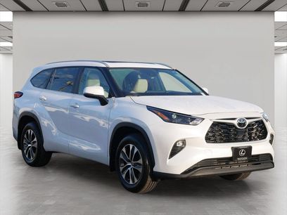 Used 2023 Toyota Highlander XLE