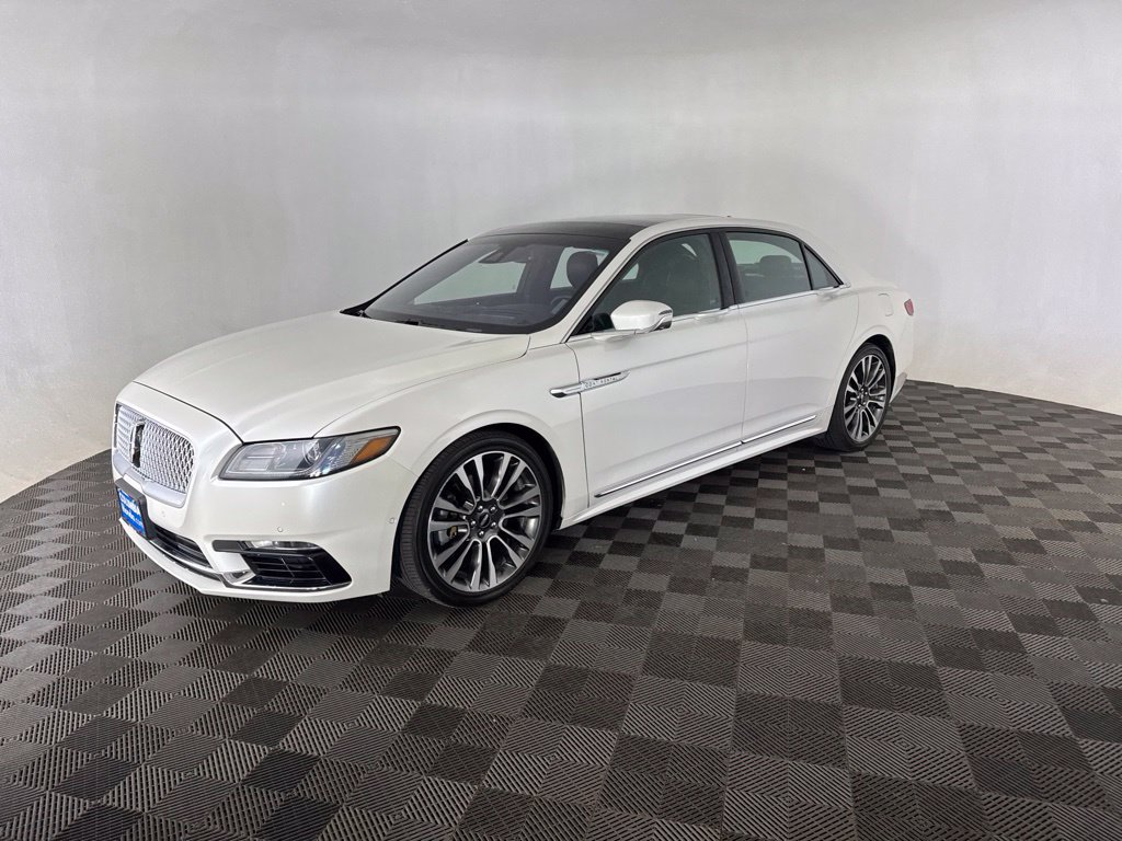 Used 2018 Lincoln Continental Select AWD/4WD image 3
