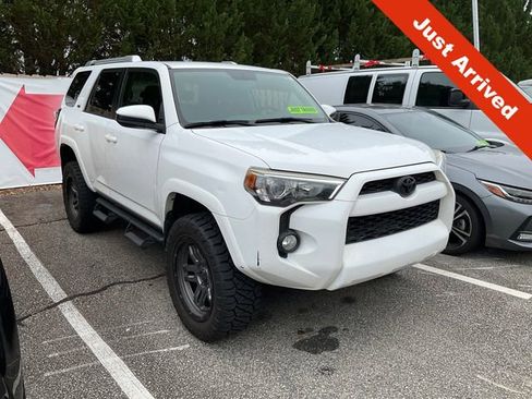 Used 2017 Toyota 4Runner SR5 RWD image 1