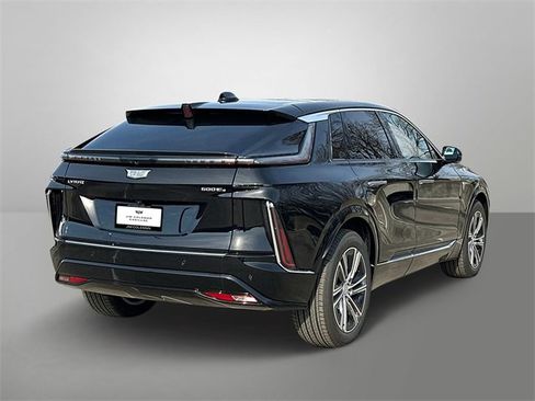 Used 2025 Cadillac Lyriq Luxury image 14