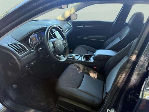 Used 2019 Chrysler 300 Touring w/ Sport Appearance Package RWD image 13