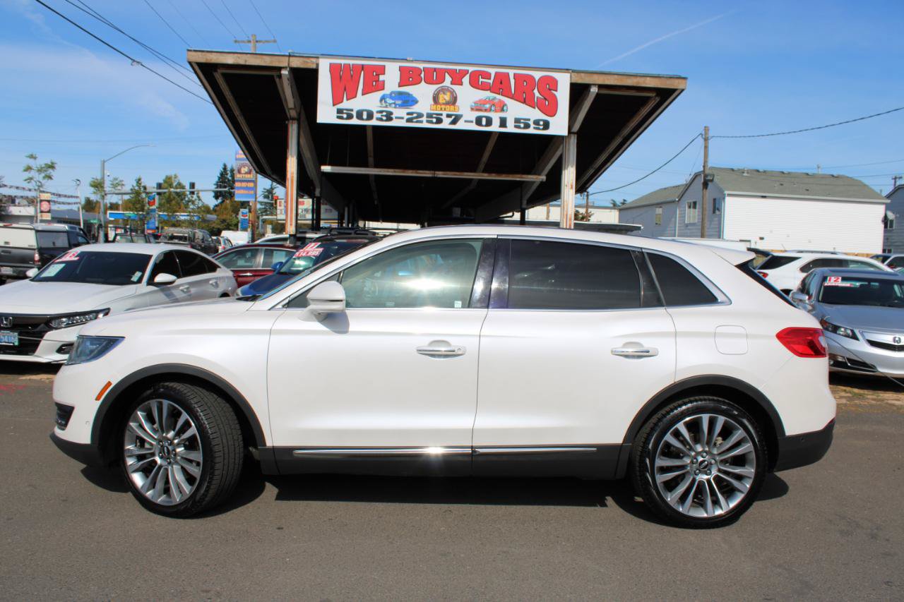Used 2017 Lincoln MKX Reserve w/ Driver Assistance Package AWD/4WD image 3