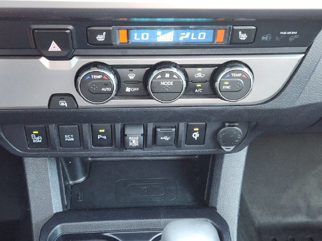 Used 2022 Toyota Tacoma Limited RWD image 19