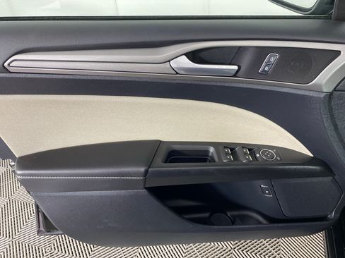 Used 2018 Ford Fusion S FWD image 9