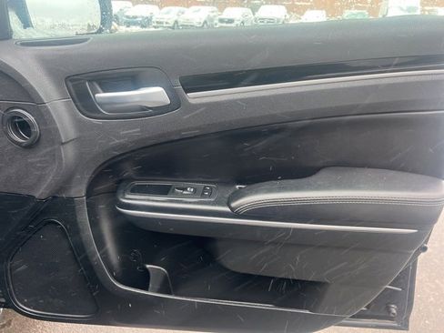 Used 2018 Chrysler 300 S image 10