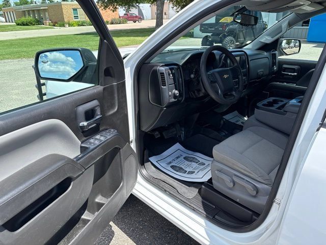 Used 2018 Chevrolet Silverado 1500 Custom w/ Custom Value Package AWD/4WD image 11