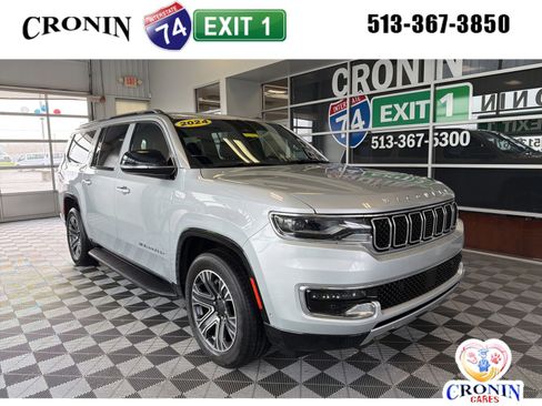 Used 2024 Jeep Wagoneer L Series II w/ Flexible Seating Group AWD/4WD image 1